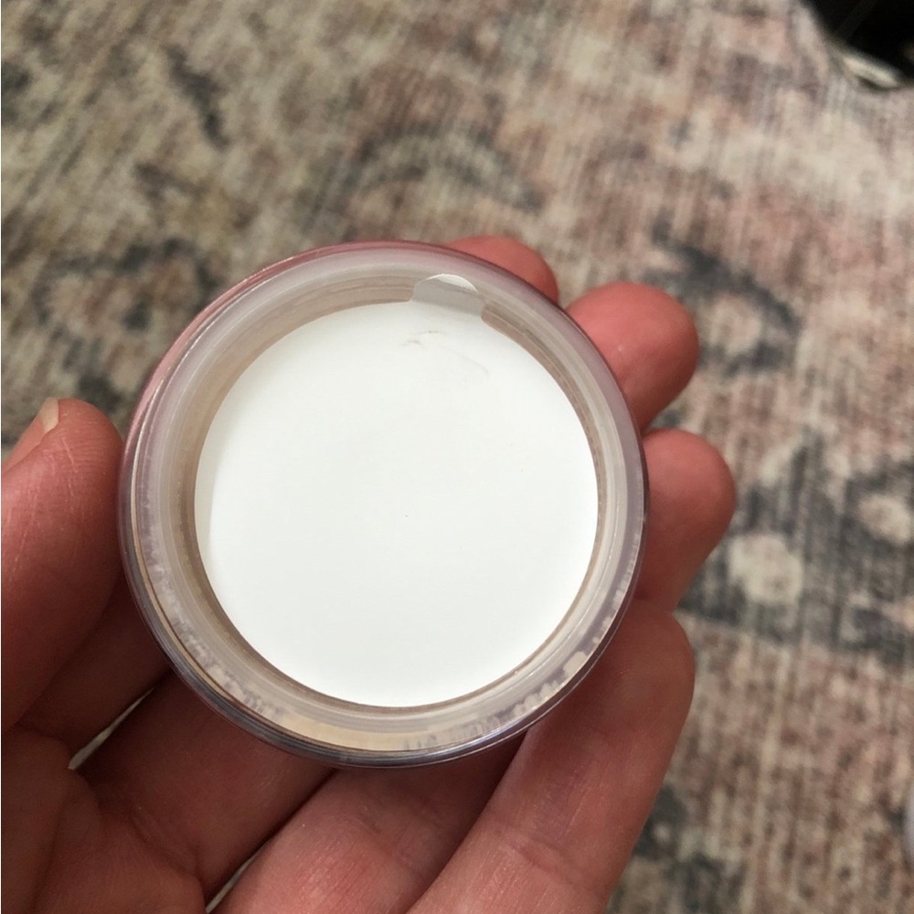 ✨ Becca Cosmetics Set and Refresh Setting Powder - Picture 2 of 4